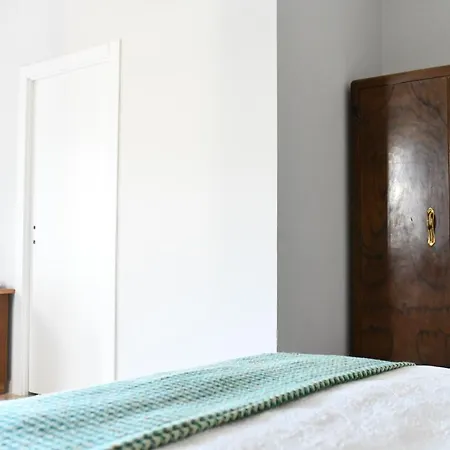 Porta Romana-language And Art 3*